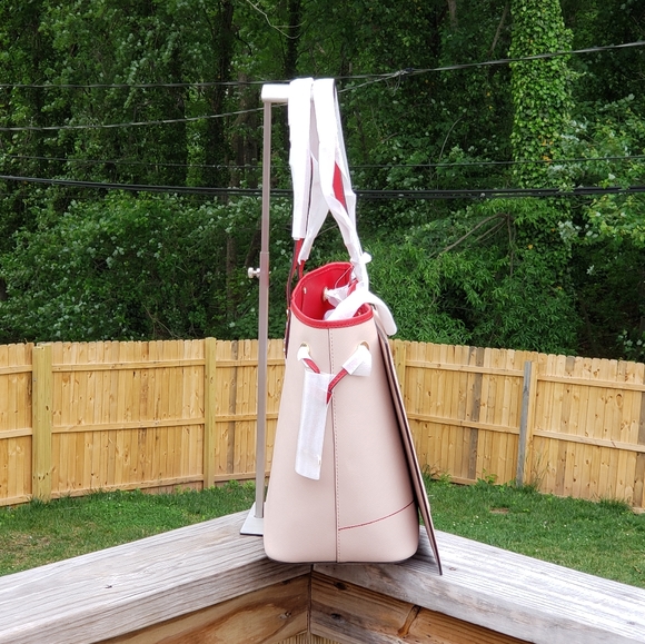 Michael Kors Jet Set Drawstring LG "LOVE" Tote SET - Picture 2 of 9